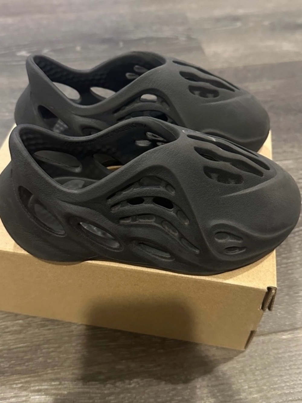 Yeezy Foam Runner Carbon